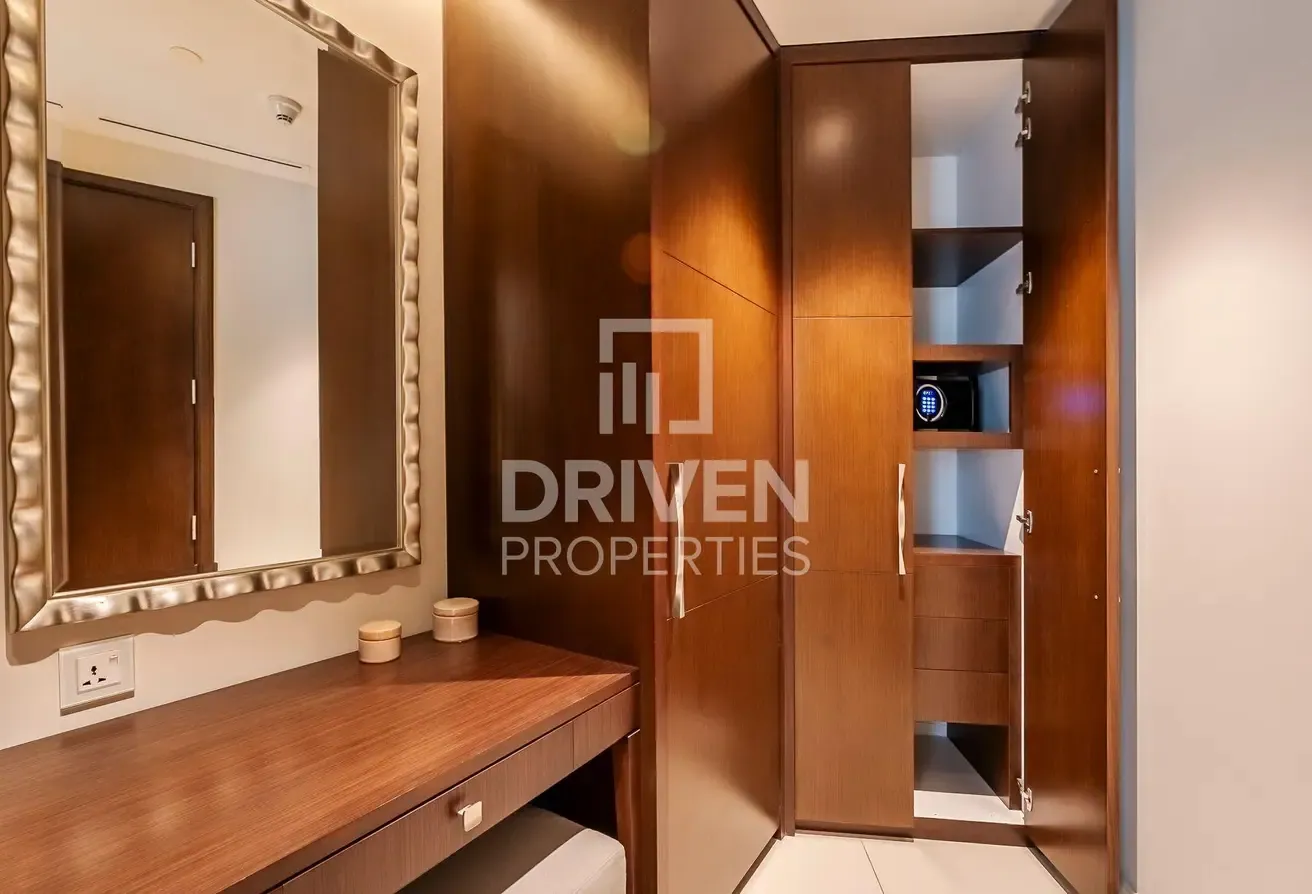 Full Burj Khalifa View | Corner Unit | High Floor