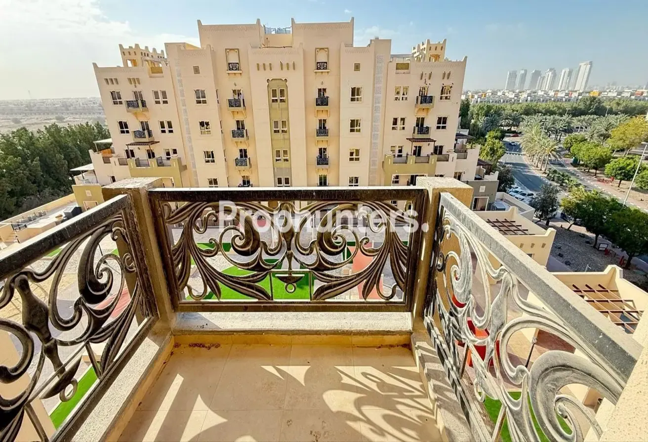 Inner Circle | Ready To Move | Near Pool & School