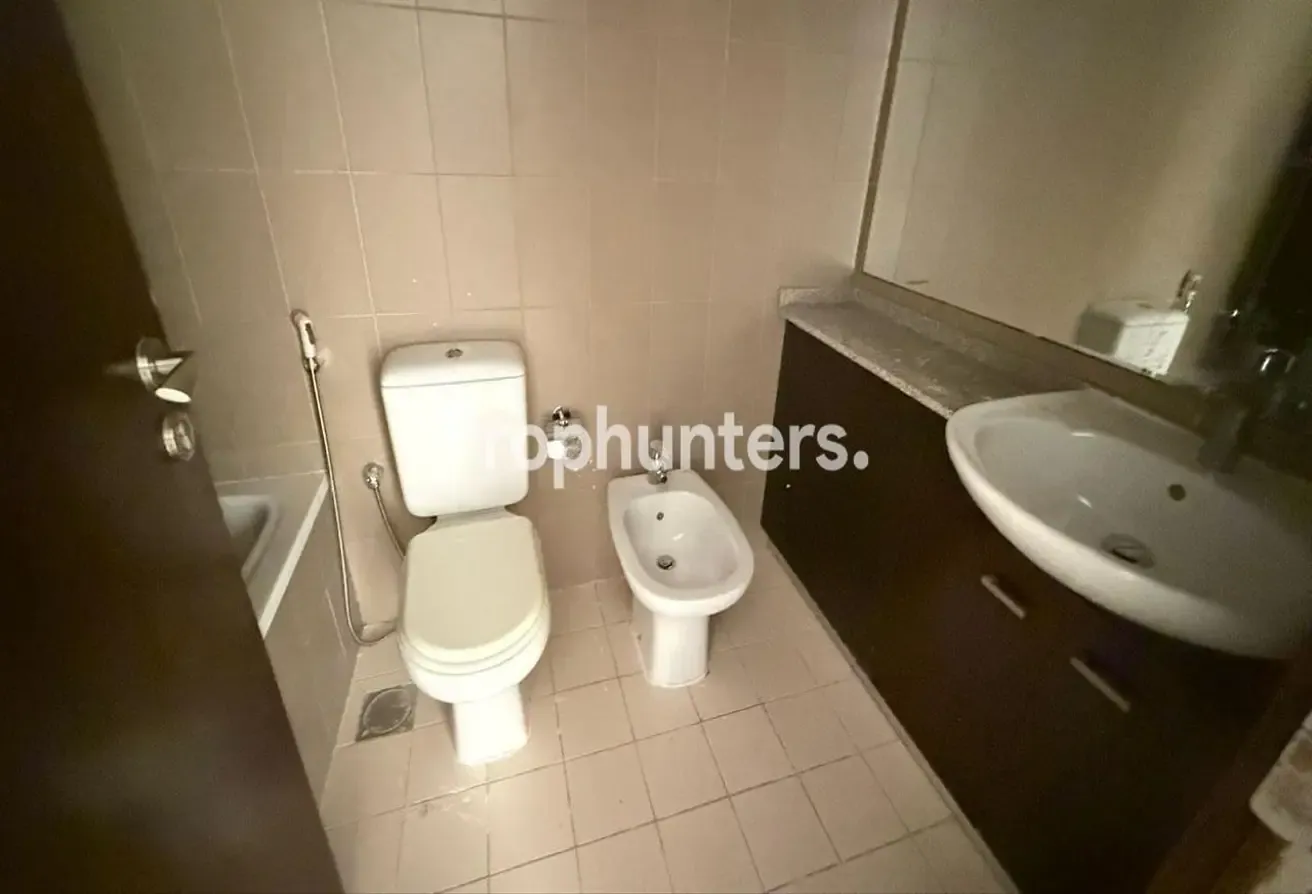 Inner Circle | Ready To Move | Near Pool & School