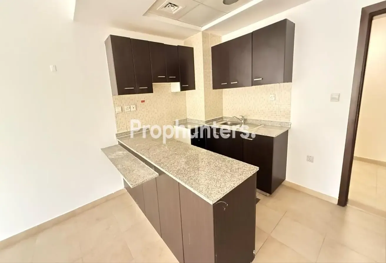 Inner Circle | Ready To Move | Near Pool & School