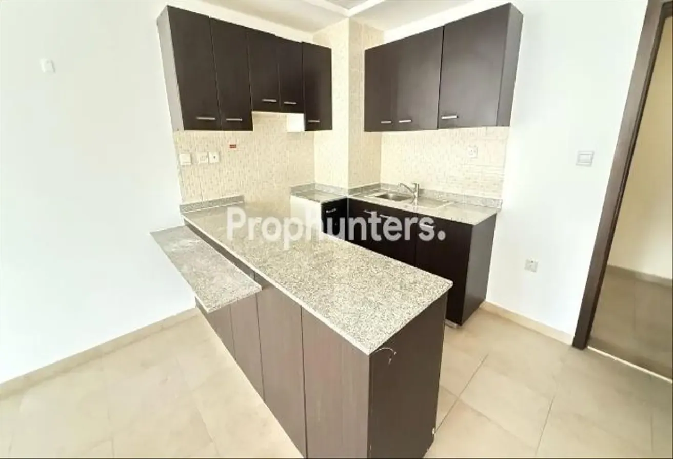 Inner Circle | Ready To Move | Near Pool & School