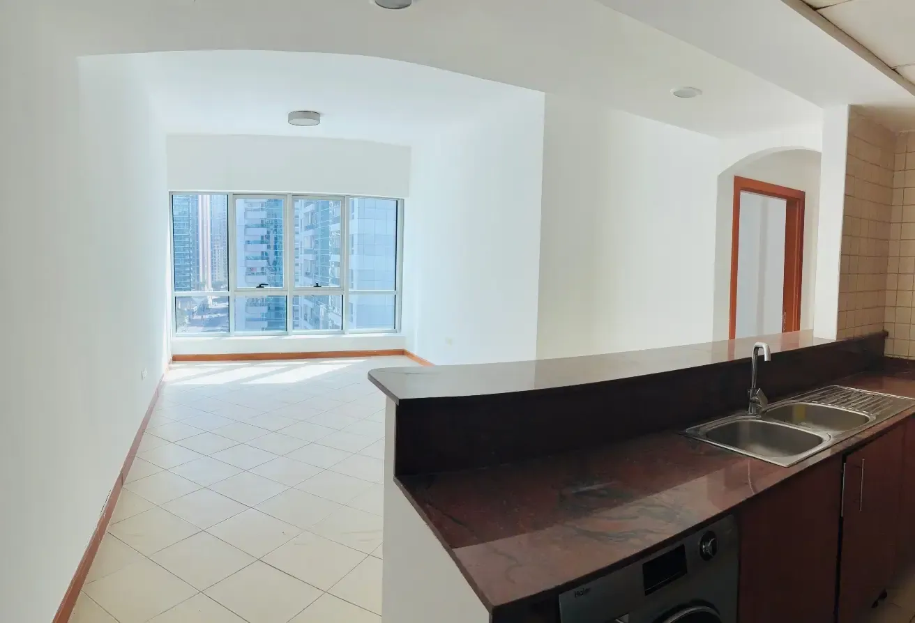 Marina View | Excellent Location | Vacant