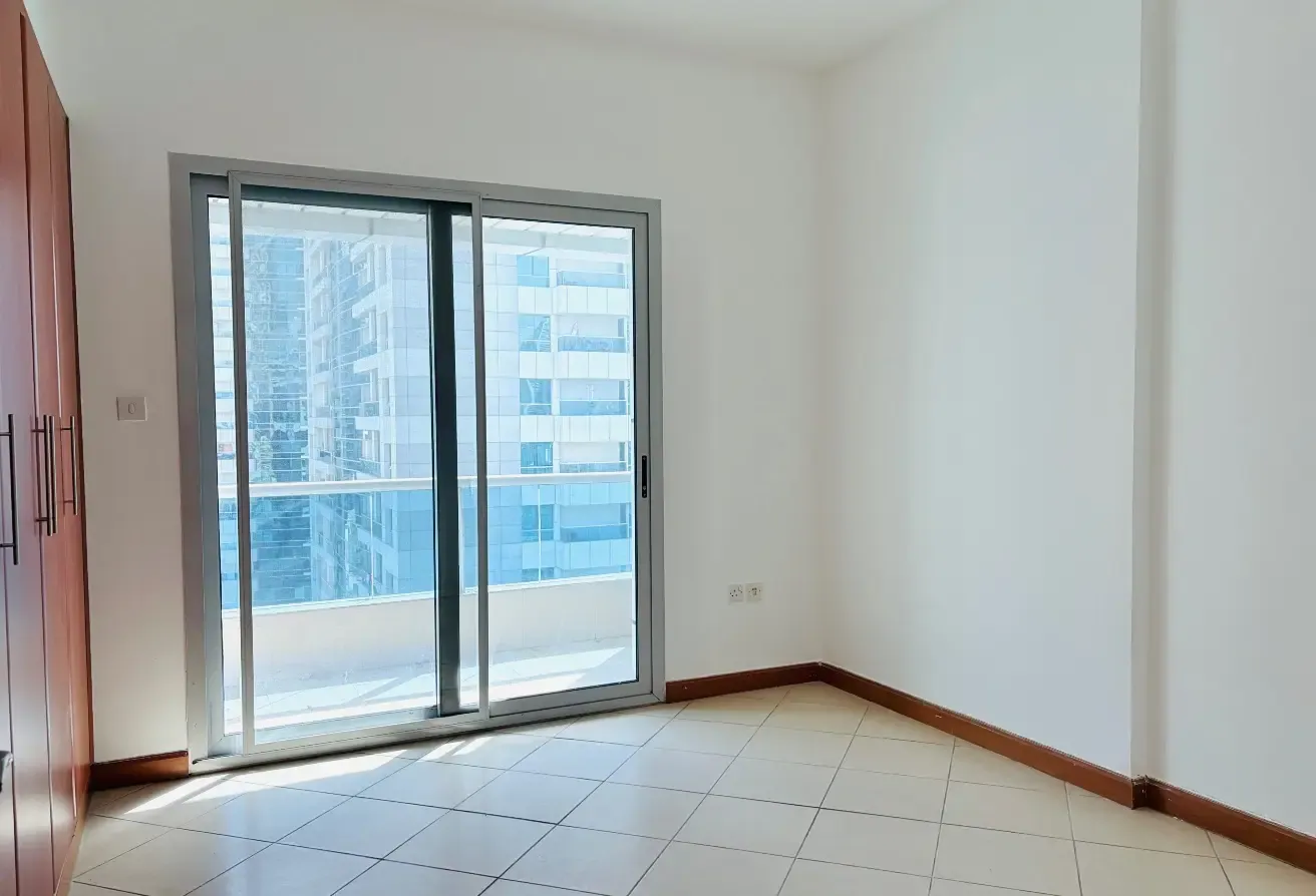 Marina View | Excellent Location | Vacant