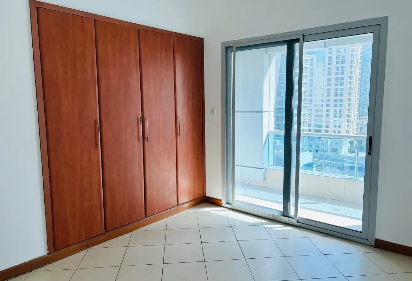 Marina View | Excellent Location | Vacant