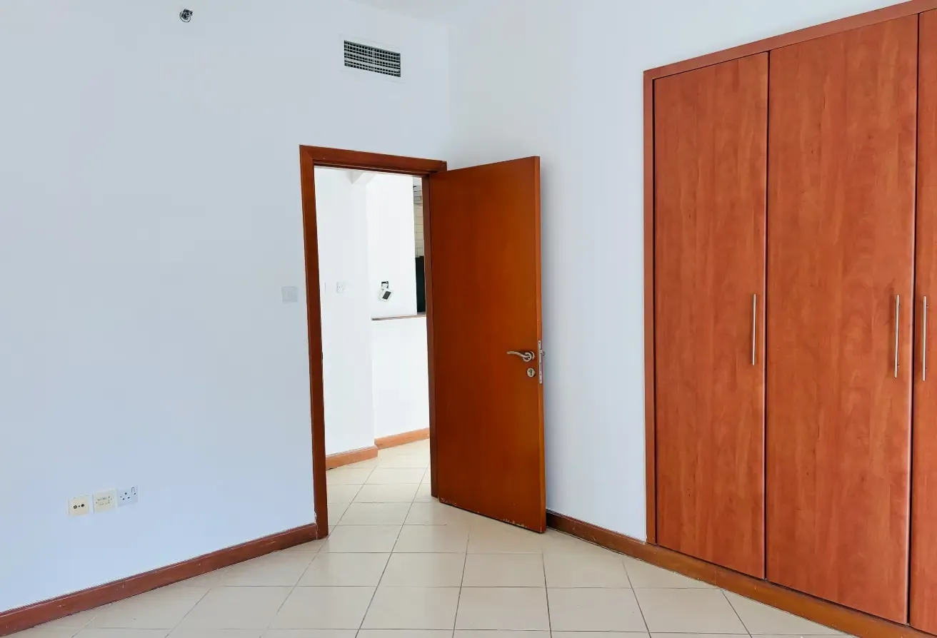Marina View | Excellent Location | Vacant