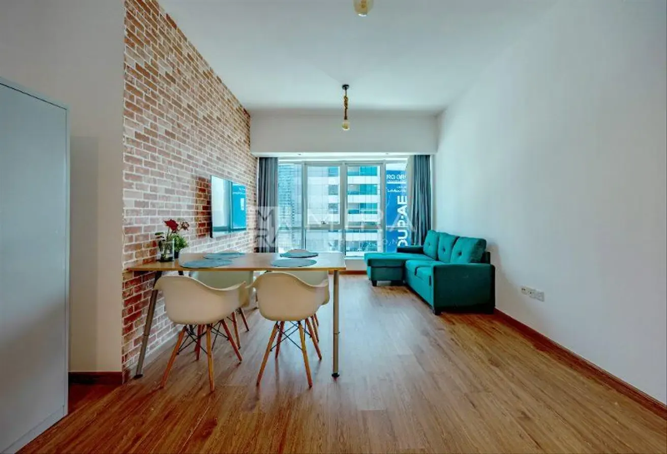 Canal View | Multiple Cheques | Near to Metro