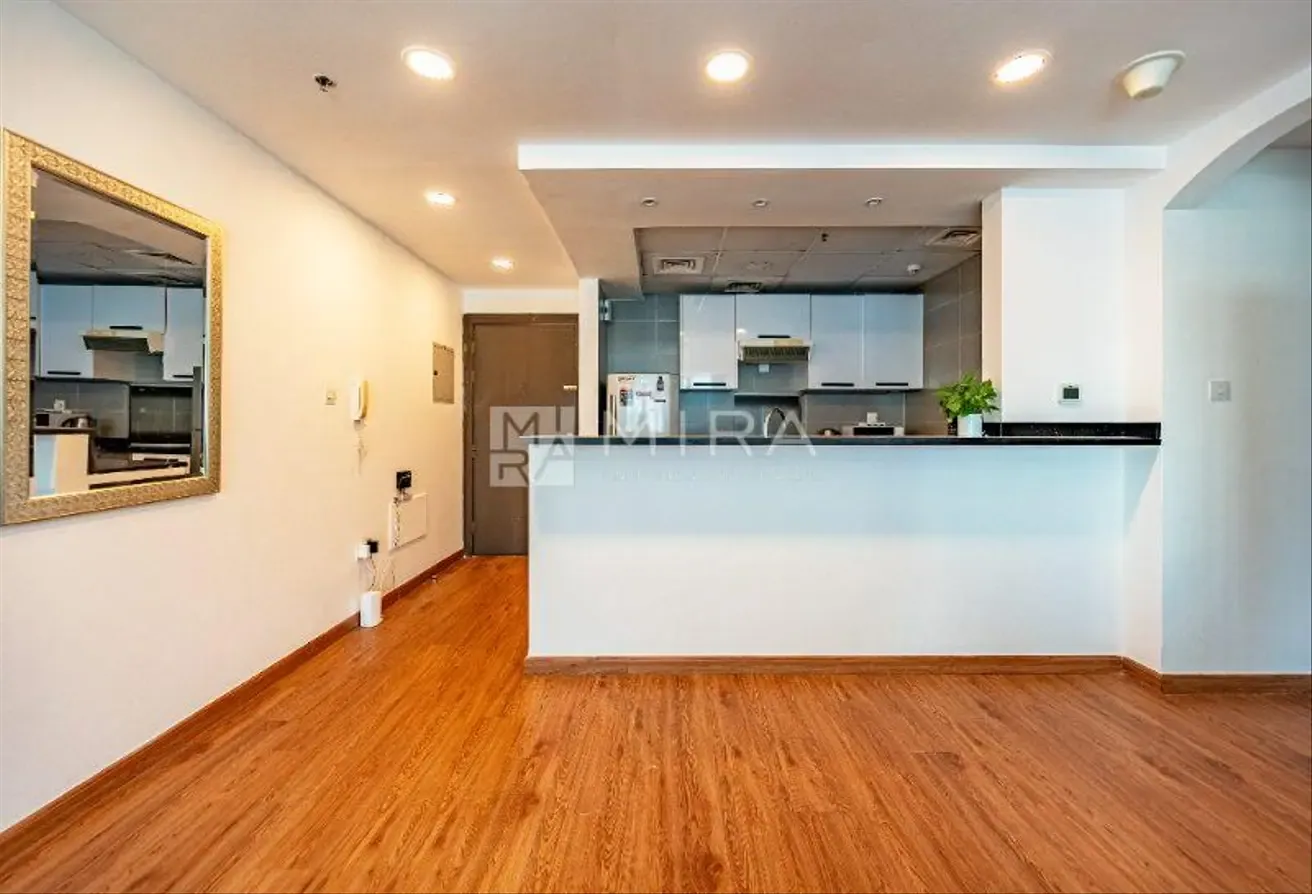 Canal View | Multiple Cheques | Near to Metro