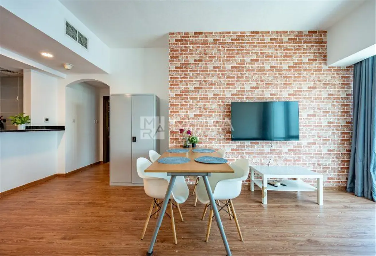 Canal View | Multiple Cheques | Near to Metro