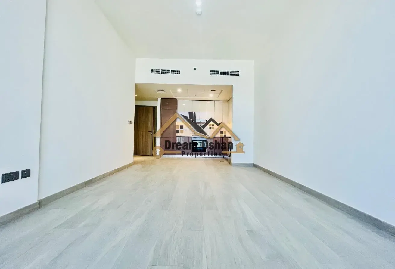 12 Cheque Payment - Rare Layout - Ready To Move