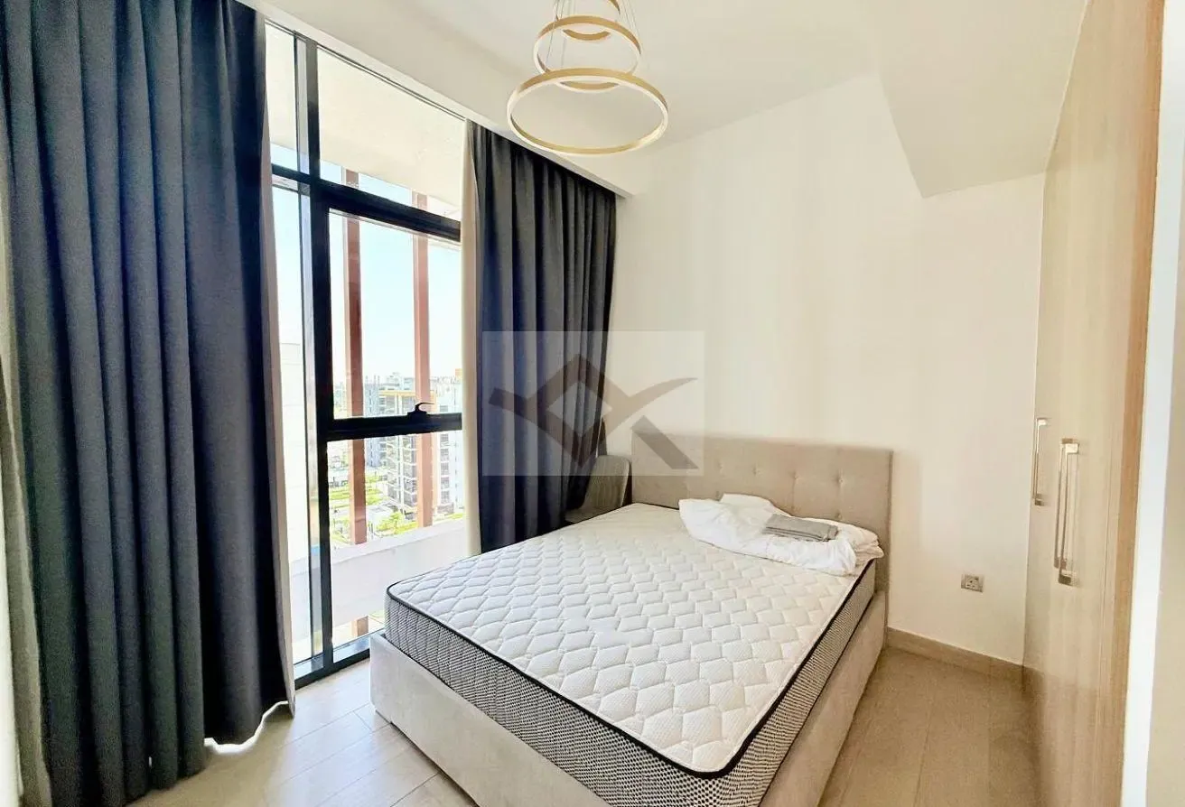Elegant Furnished | Mid Floor | Vacant