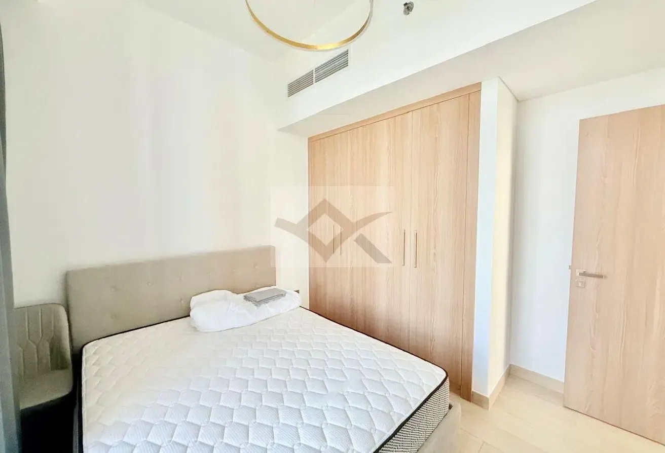Elegant Furnished | Mid Floor | Vacant