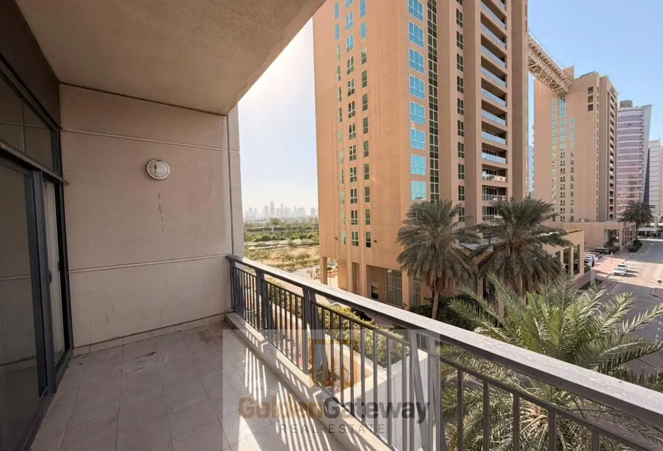 SPECIOUS 2 BR IN PRIME LOCATION READY TO MOVE