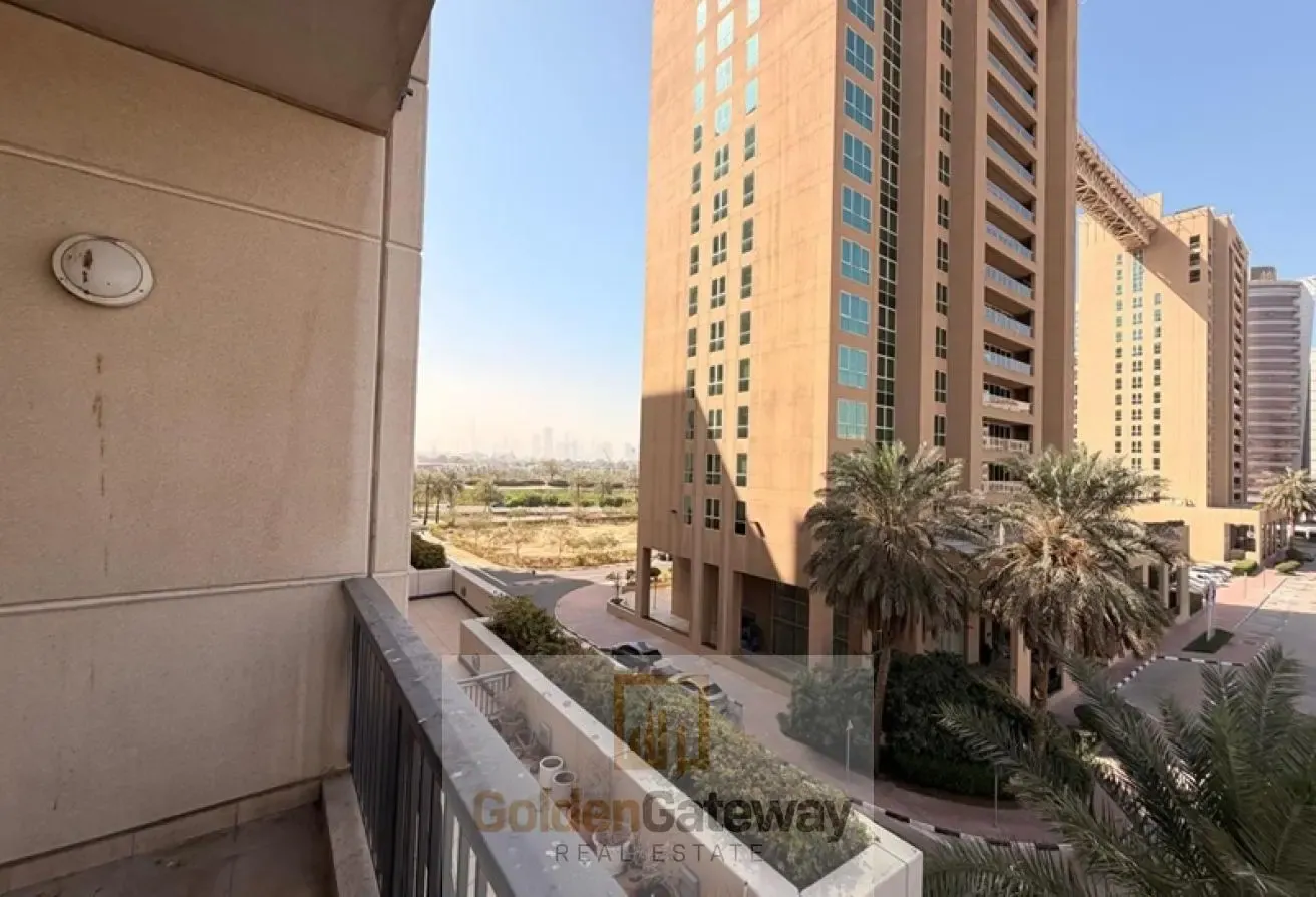SPECIOUS 2 BR IN PRIME LOCATION READY TO MOVE