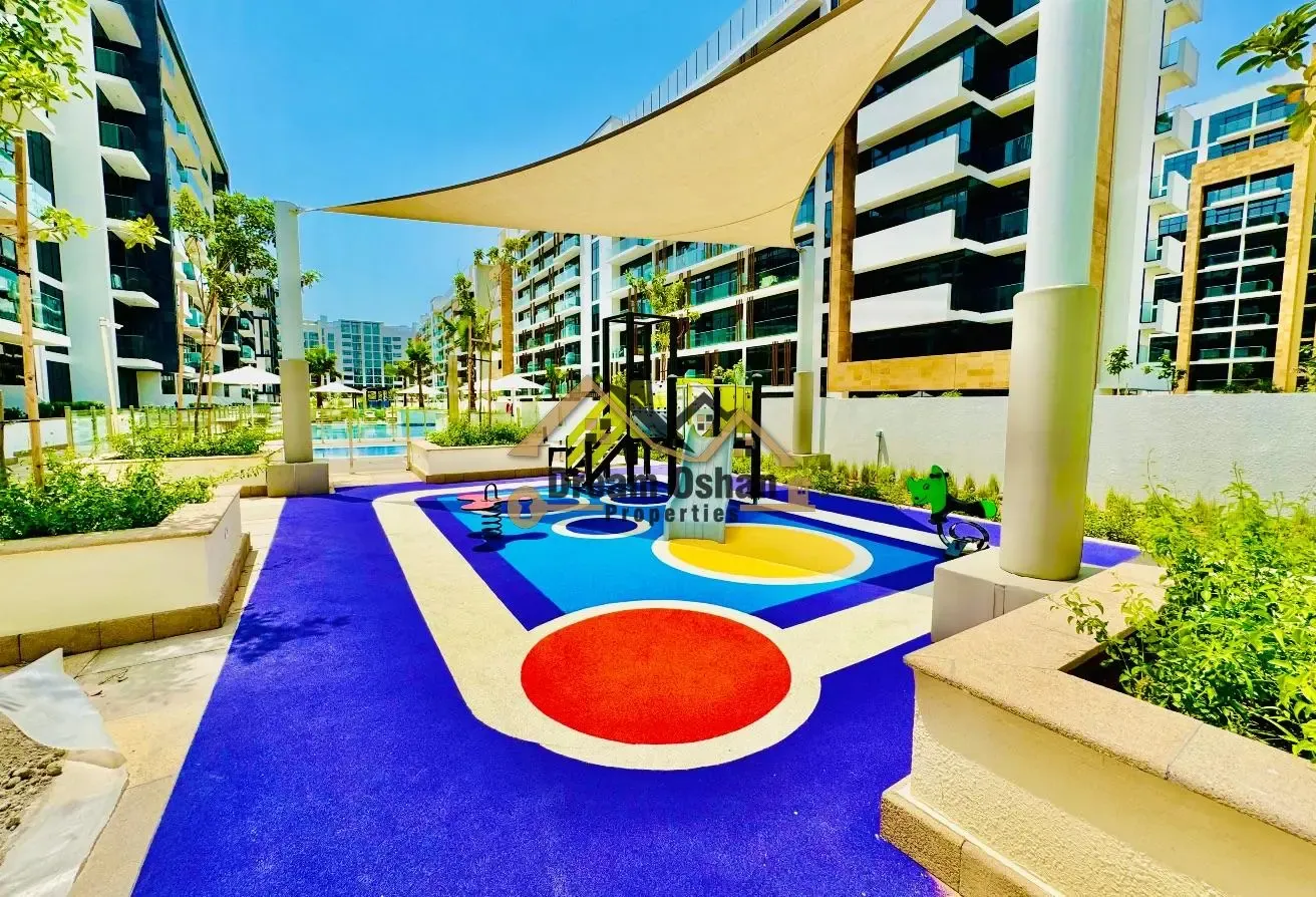 Corner Apt - Pool View - Ready To Move