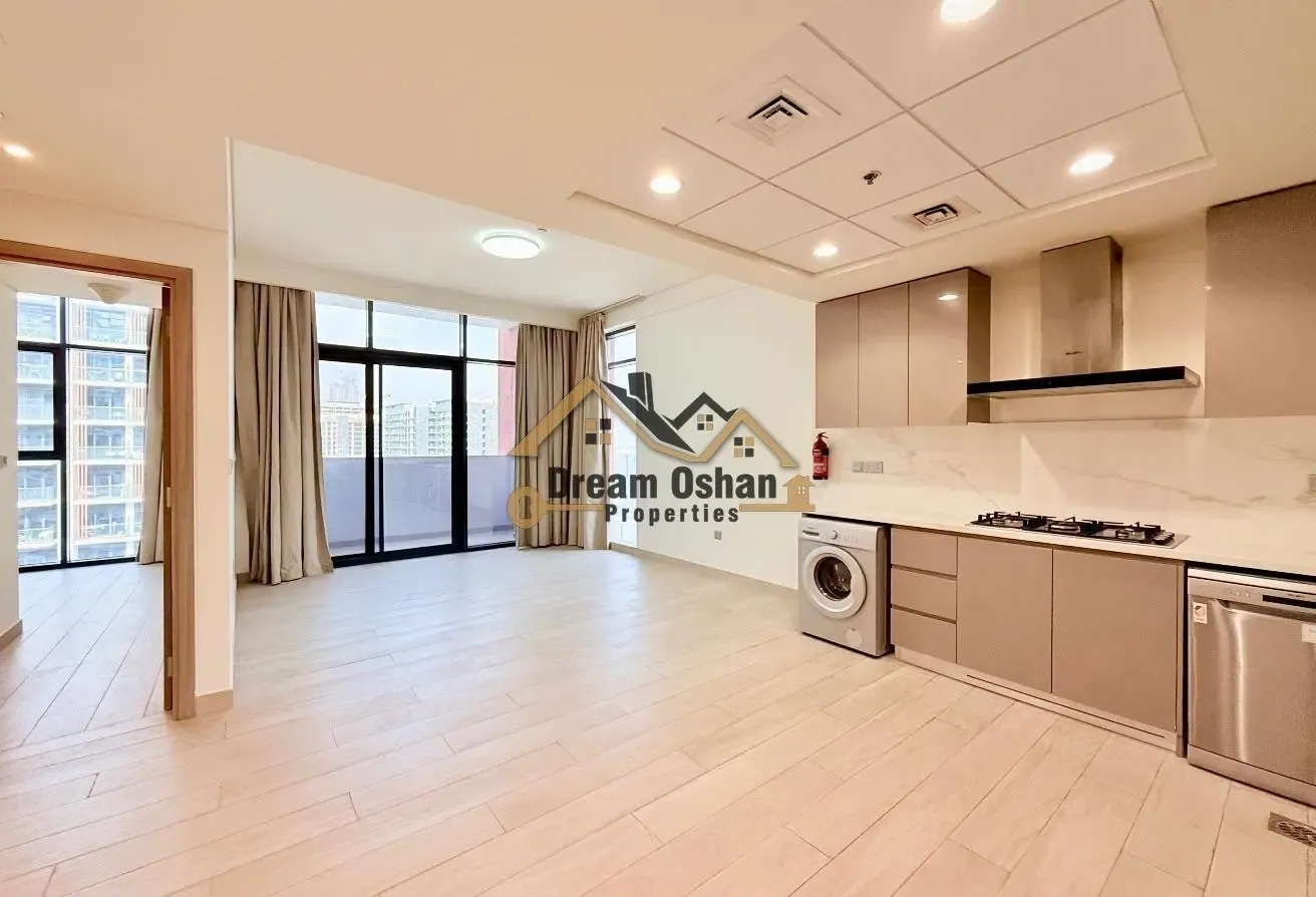 Huge Size | Boulevard Facing | Corner Unit