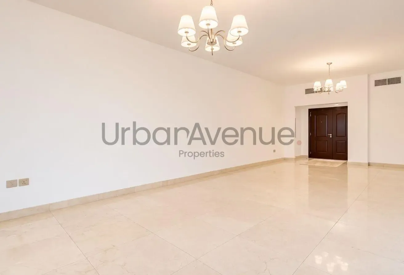 Huge Layout | En Suite | Gated Community