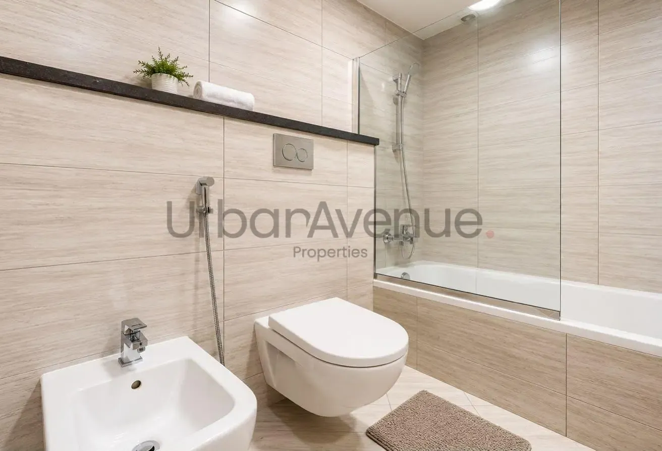 Huge Layout | En Suite | Gated Community