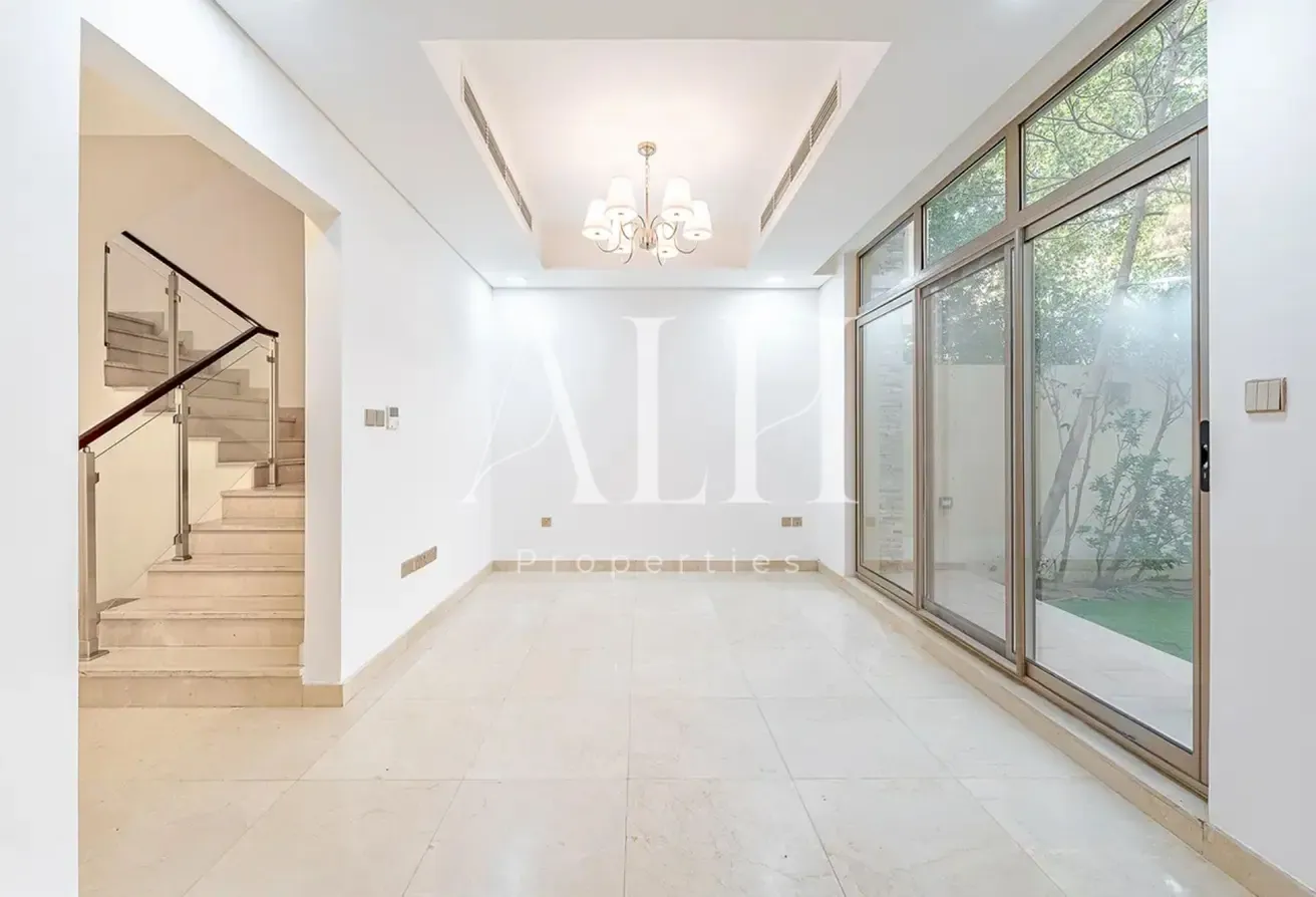3 BR Townhouse | All En-Suite | Gated Community