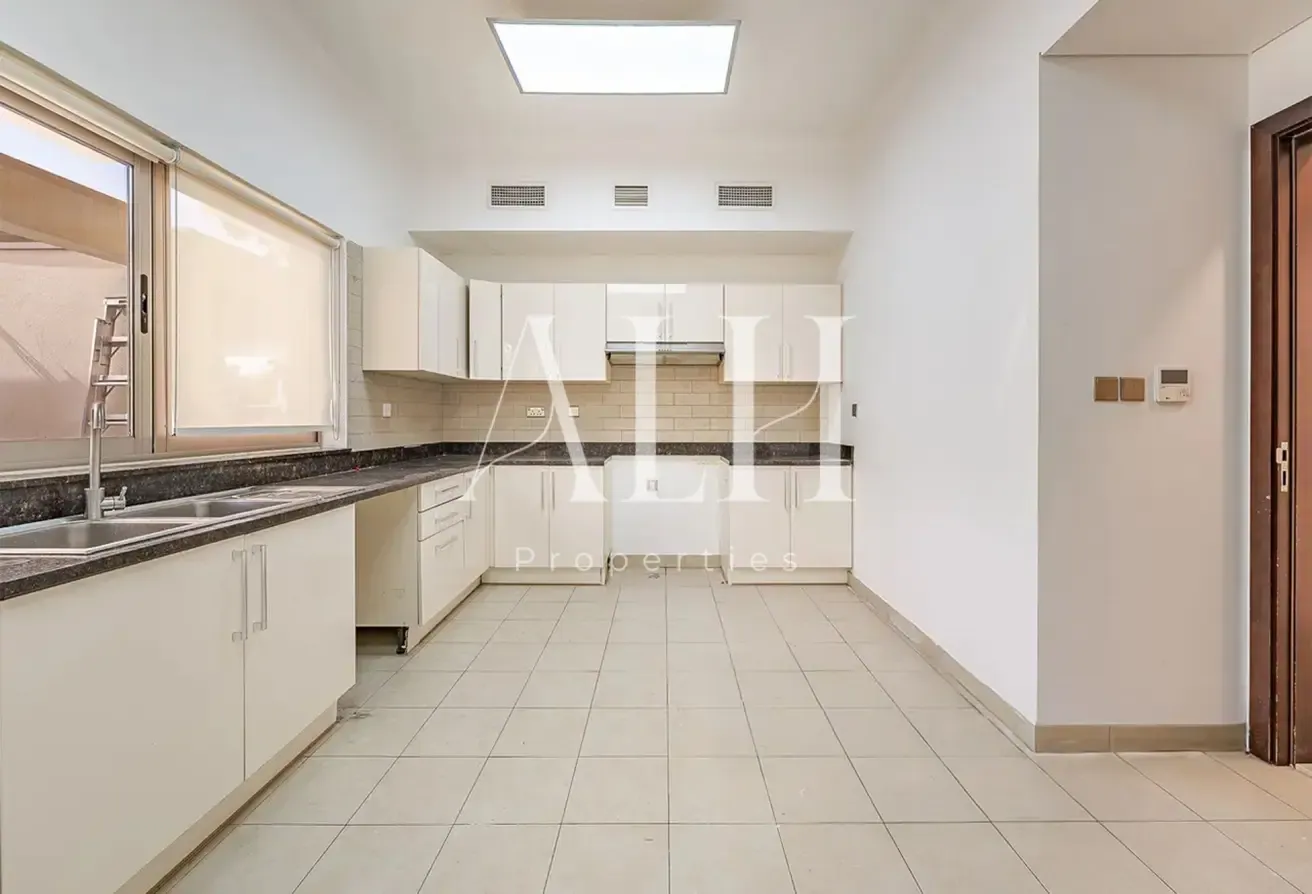 3 BR Townhouse | All En-Suite | Gated Community