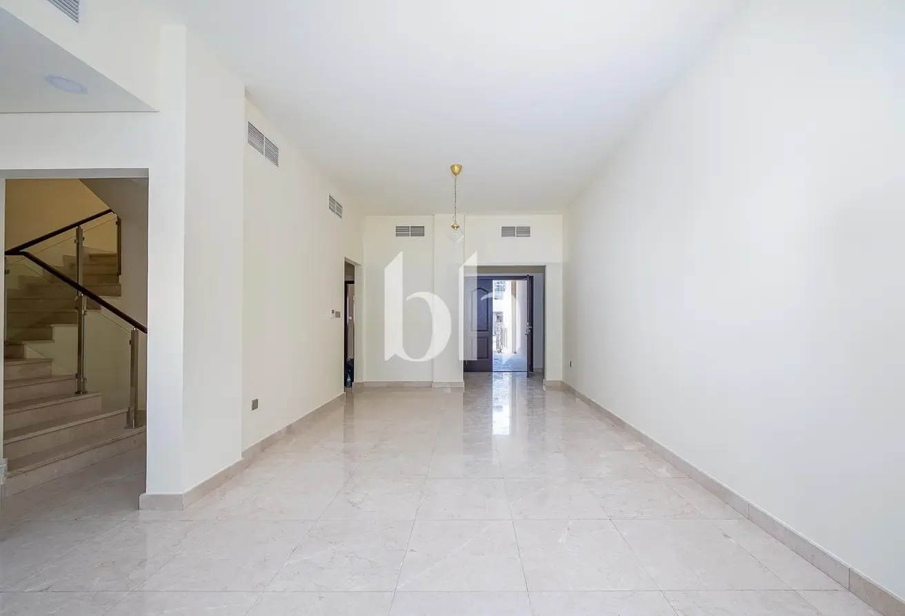 Huge Size | Roof Terrace | Available now