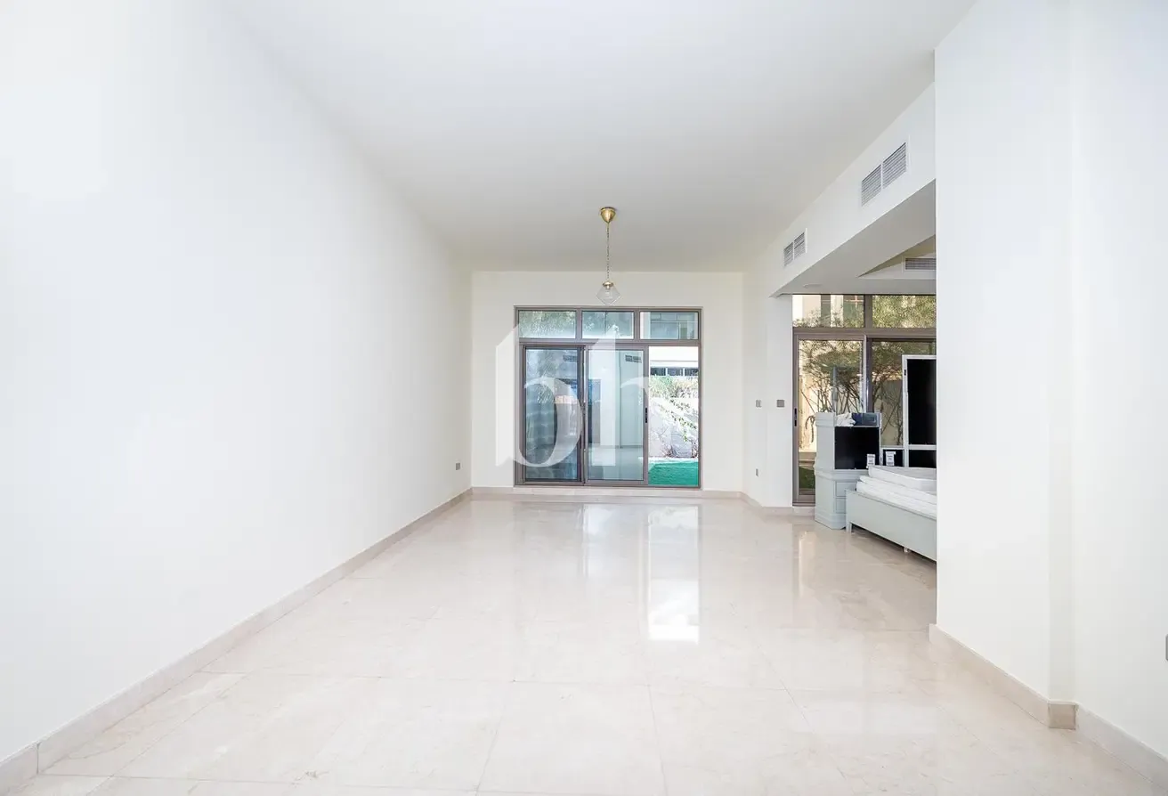 Huge Size | Roof Terrace | Available now