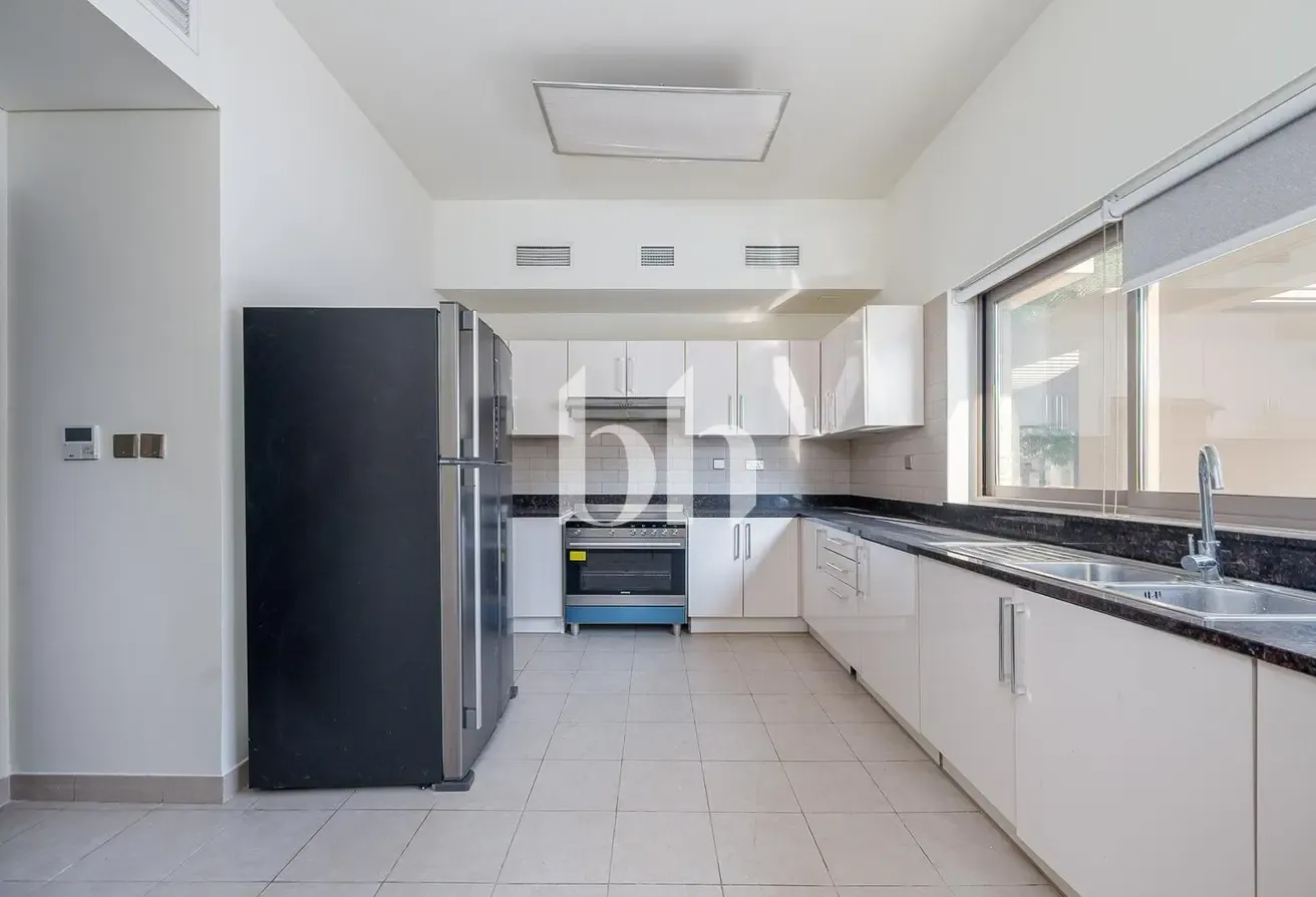 Huge Size | Roof Terrace | Available now