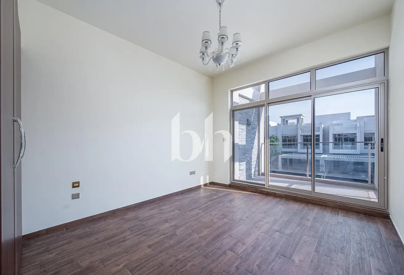 Huge Size | Roof Terrace | Available now