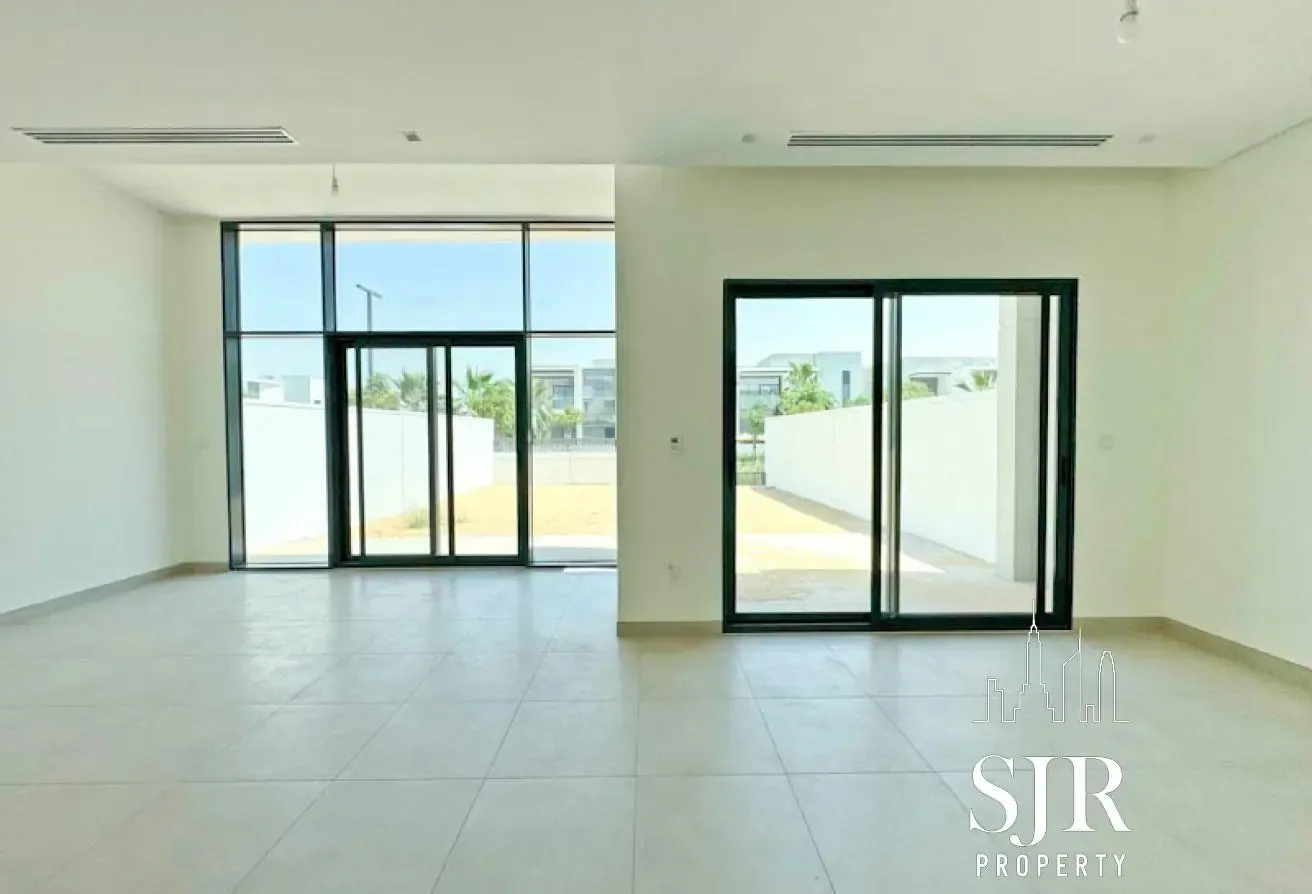 Single Row | Avail Oct | Landscaped