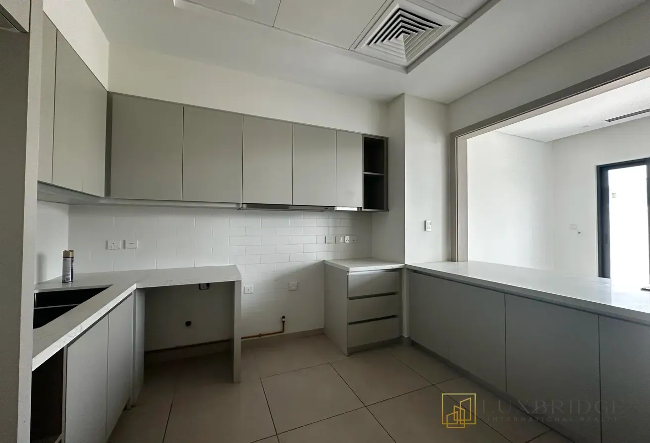 Prime Location | Single Row | Type B