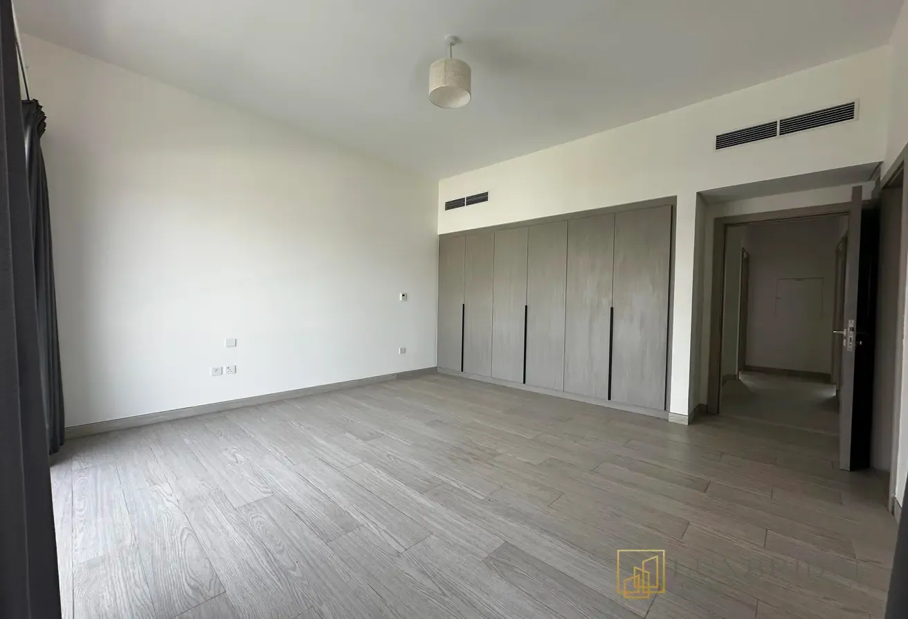 Prime Location | Single Row | Type B