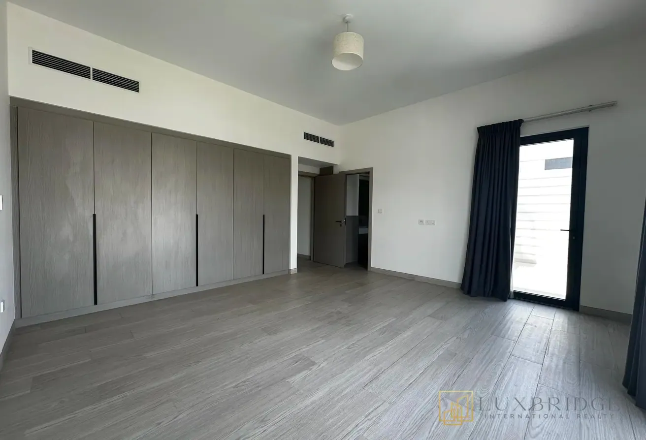 Prime Location | Single Row | Type B