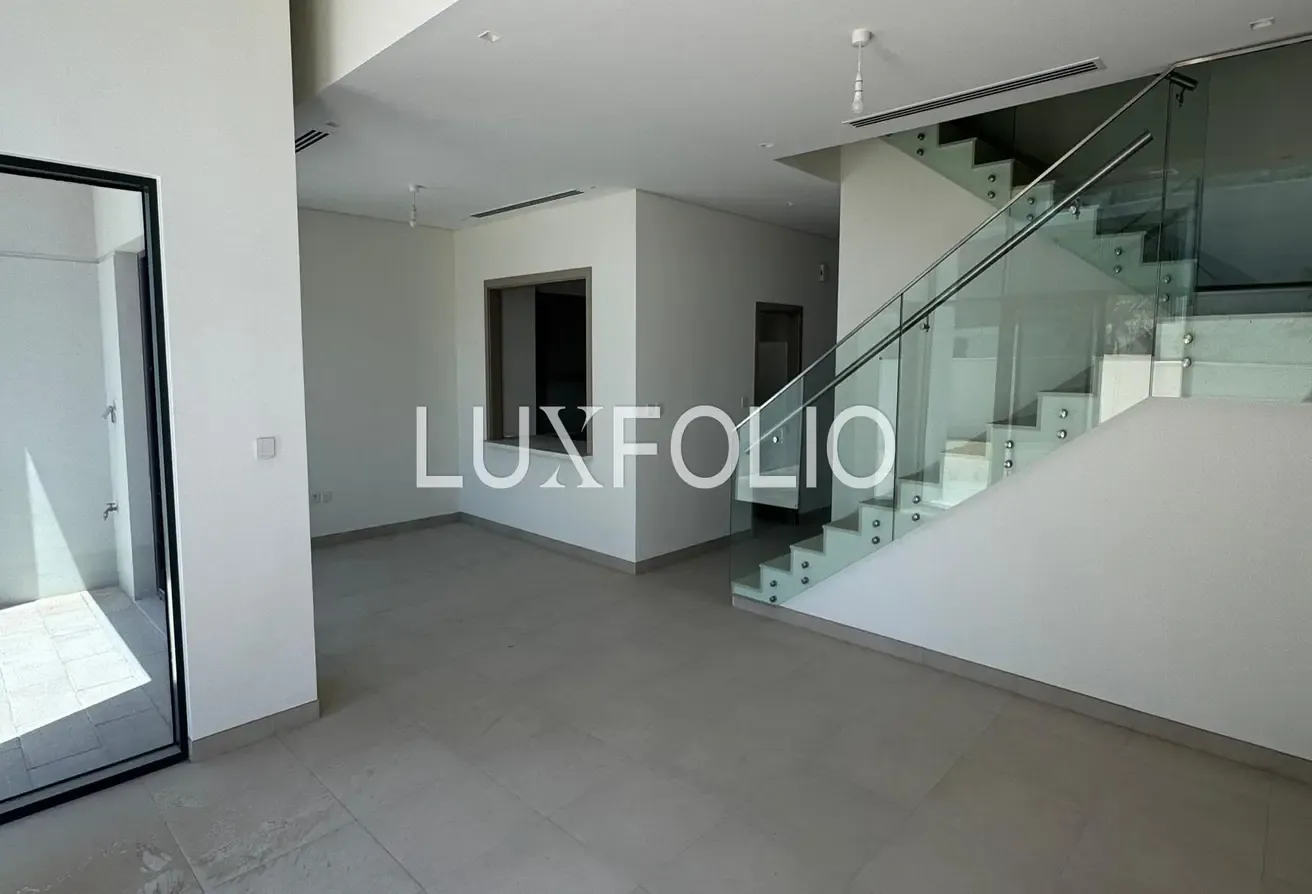 3 BED TOWNHOUSE | LANDSCAPED | VACANT