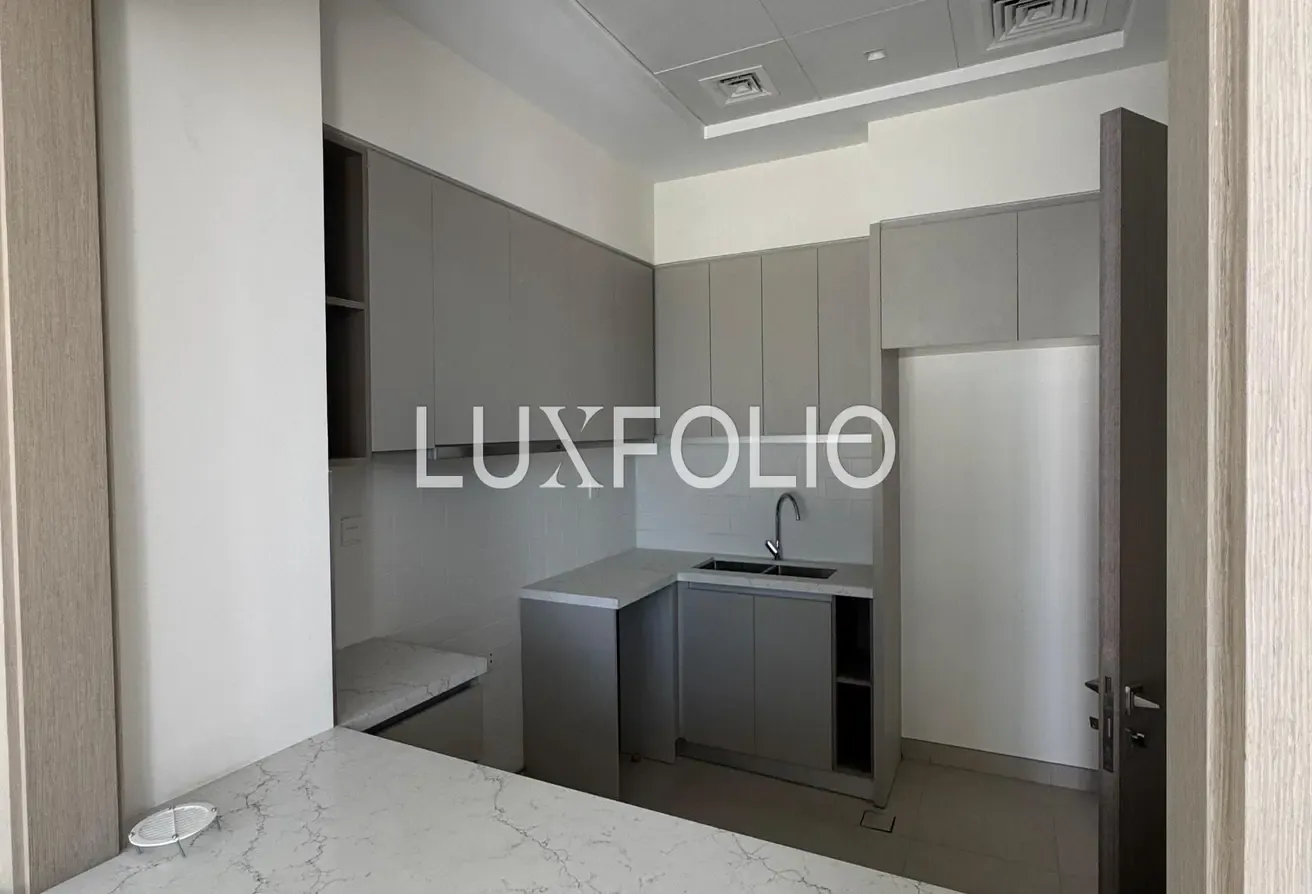 3 BED TOWNHOUSE | LANDSCAPED | VACANT