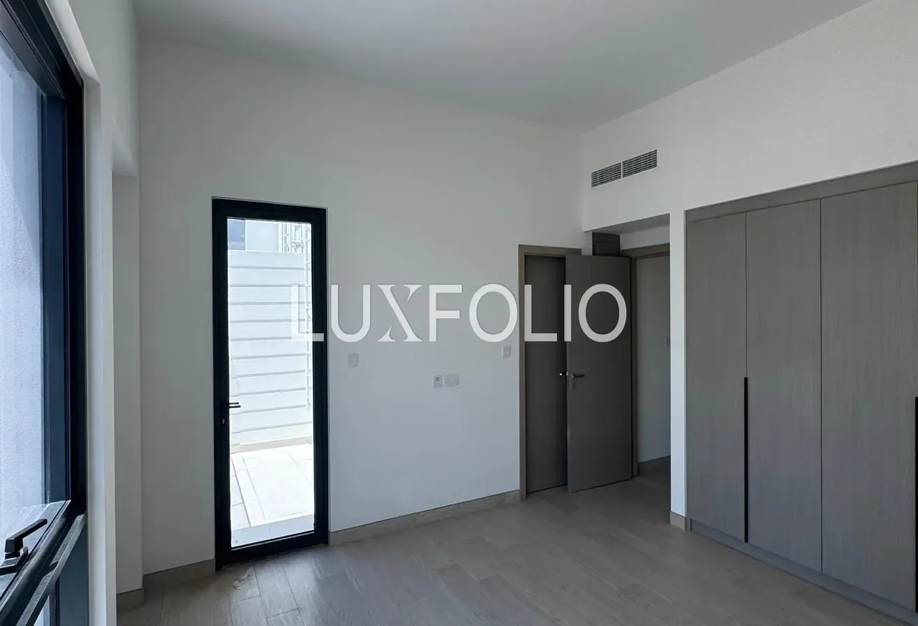 3 BED TOWNHOUSE | LANDSCAPED | VACANT