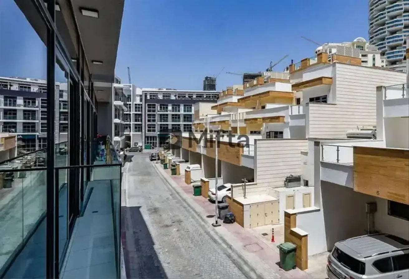 Hot Deal | Fully Furnished | Studio