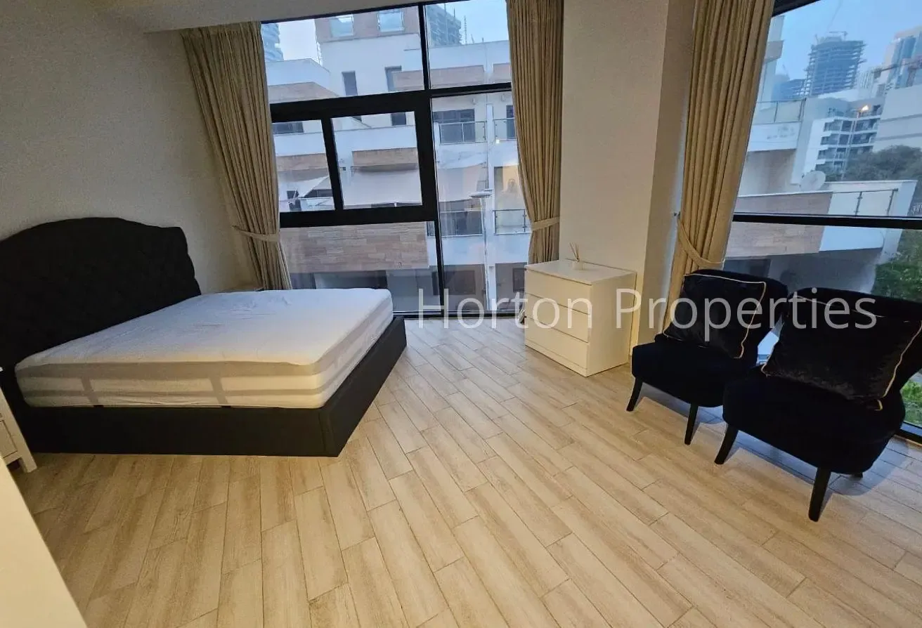 FURNISHED I 12 CHEQUES I VACANT ON 14 AUGUST