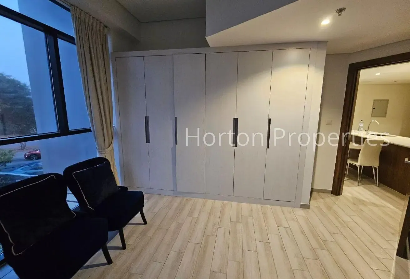 FURNISHED I 12 CHEQUES I VACANT ON 14 AUGUST