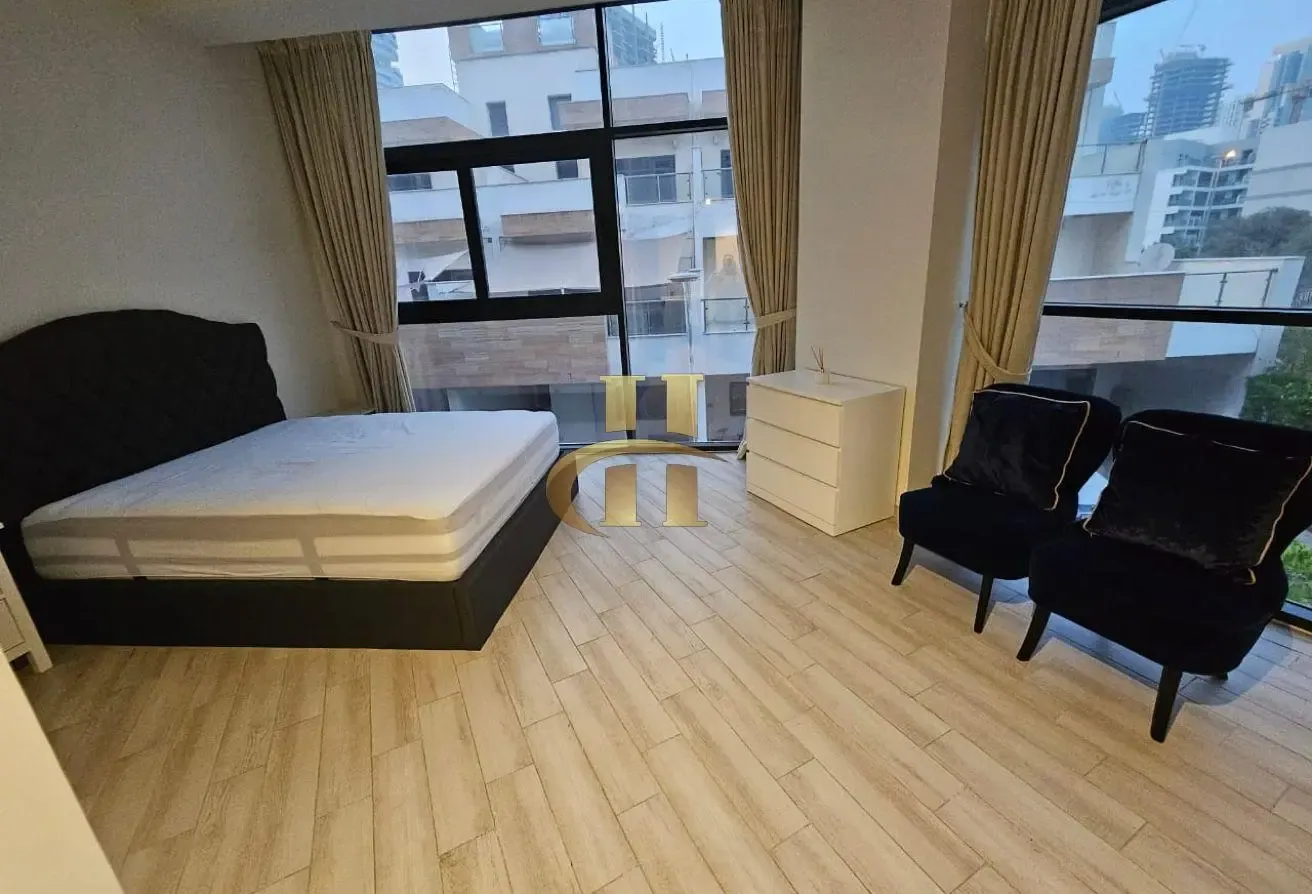Massive 1 BHK | Fully furnished | Luxurious