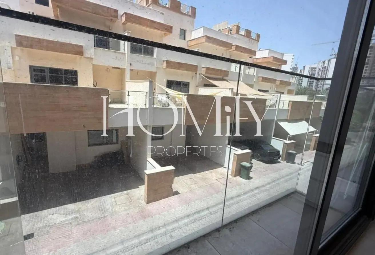 Fully Furnished | Balcony | Vacant