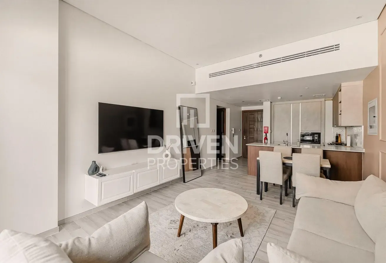 Fully Furnished | Pool View | Vacant Apt
