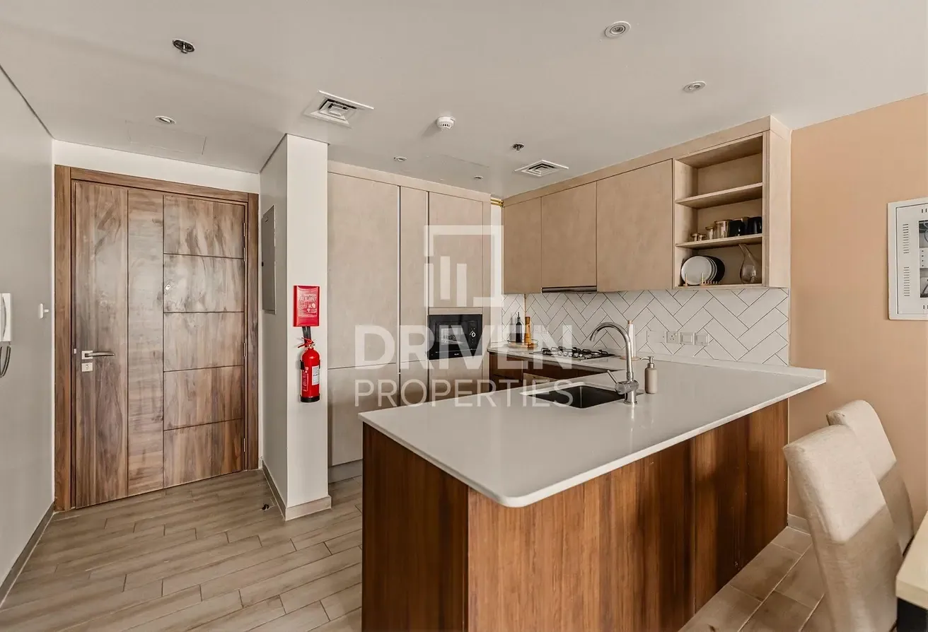 Fully Furnished | Pool View | Vacant Apt
