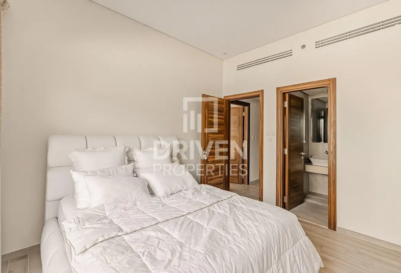 Fully Furnished | Pool View | Vacant Apt
