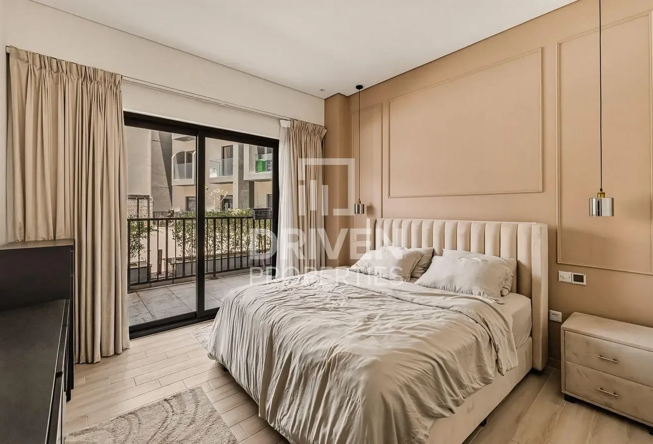 Fully Furnished | Pool View | Vacant Apt