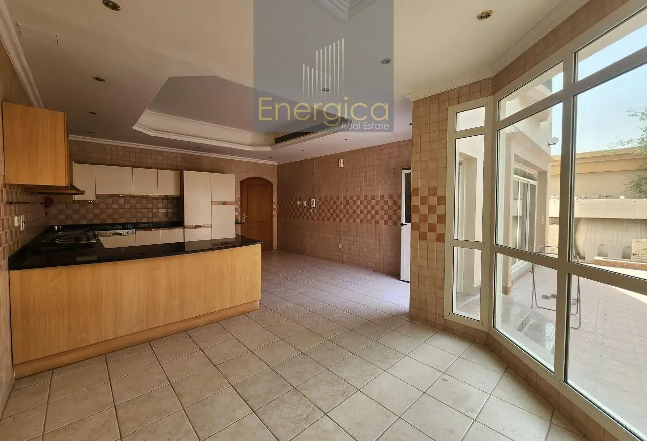 Spacious 4BR Villa | Shared Pool | Garden