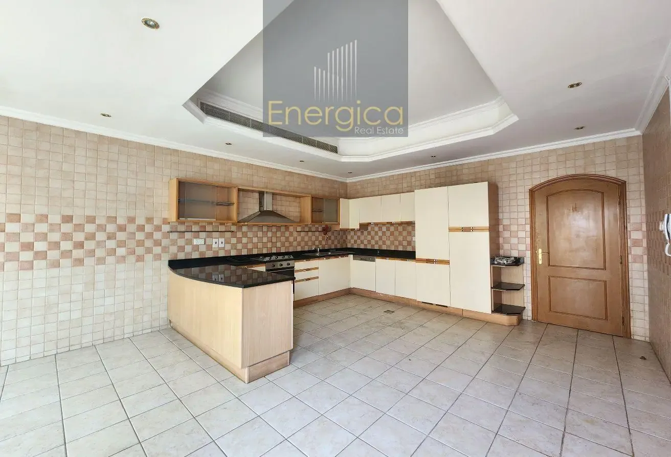 Spacious 4BR Villa | Shared Pool | Garden