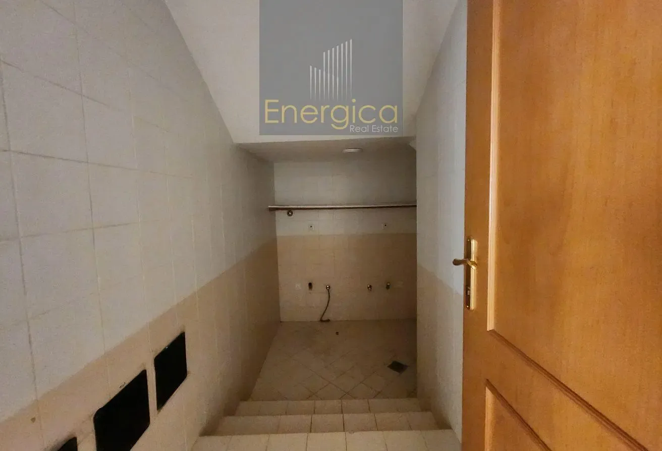 Spacious 4BR Villa | Shared Pool | Garden