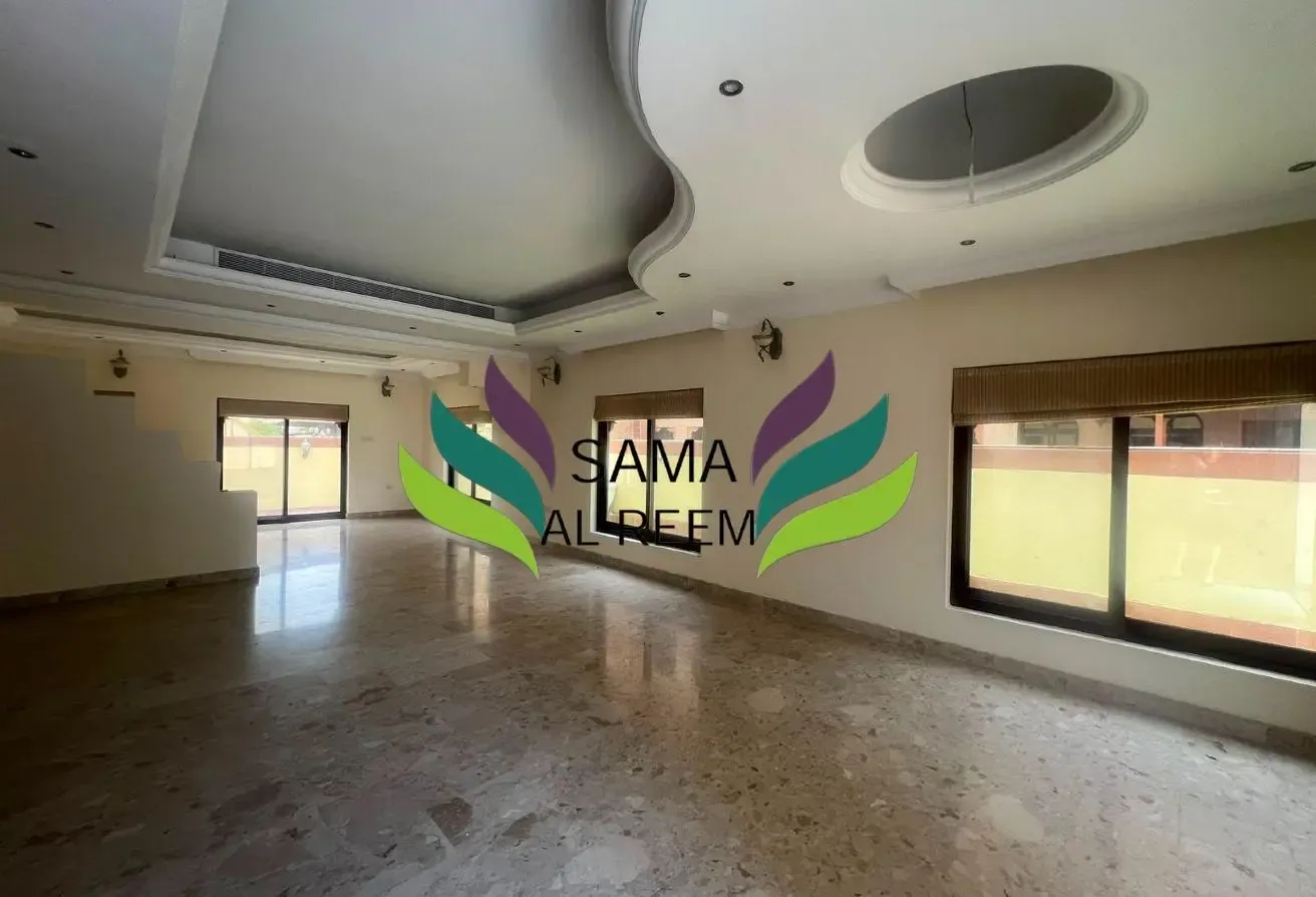 5 Bed Compound Villa |Shared Pool | Private Garden