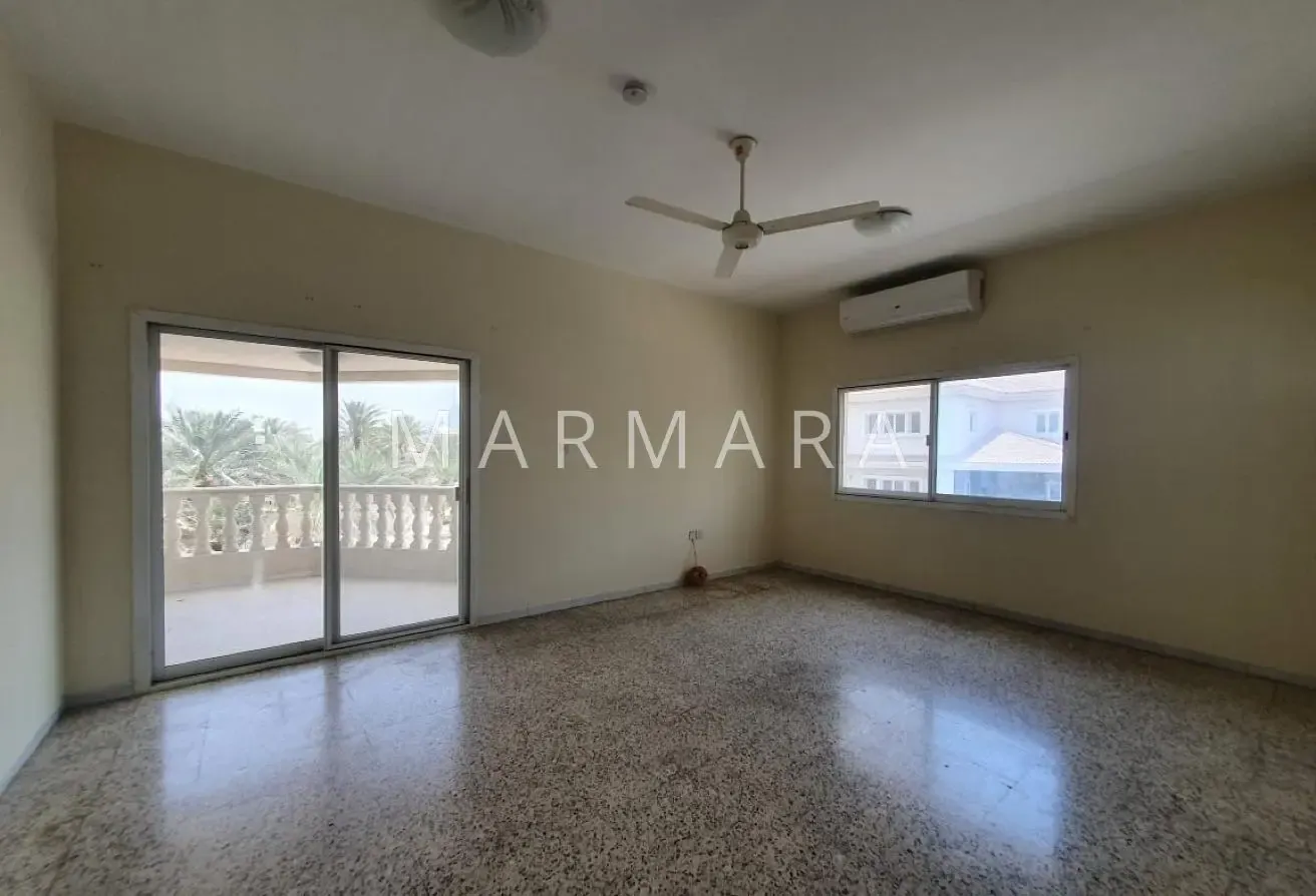 Well Maintained Villa | Private Garden | Vacant