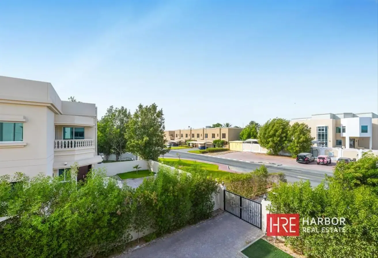 Spacious 5BR | Large Private Garden | Well Maintained