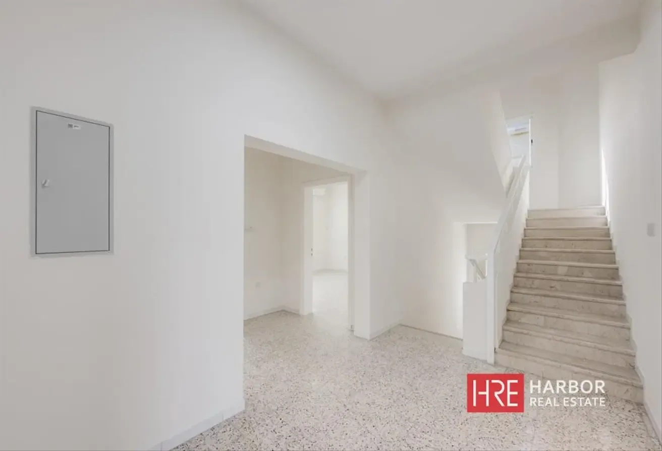 Spacious 5BR | Large Private Garden | Well Maintained
